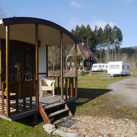 Glamping For Four Persons 캠프장 *