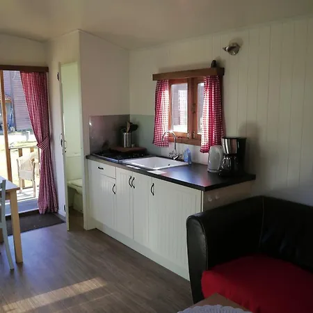 Glamping For Four Persons 캠프장 바트사흐사
